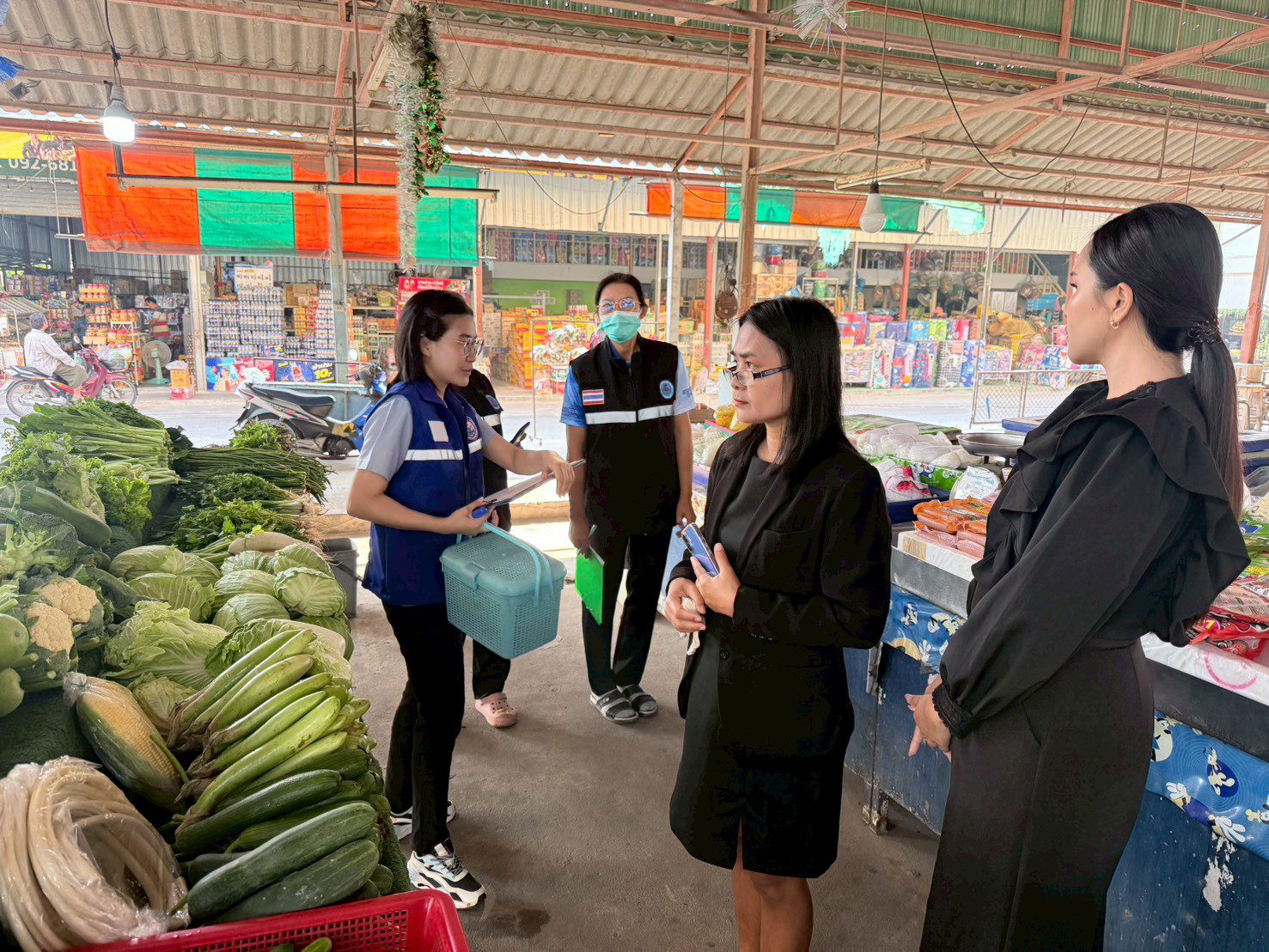 ลงพื้นที่ตรวจสารปนเปื้อนในอาหาร และตรวจเฝ้าระวังร้านขายของชำ, ซุปเปอร์มาเก็ต ด้านผลิตภัณฑ์สุขภาพ